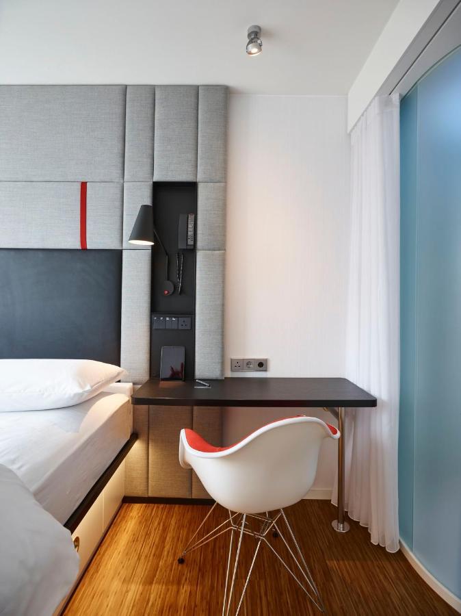 Citizenm London Victoria Station Hotel Екстериор снимка