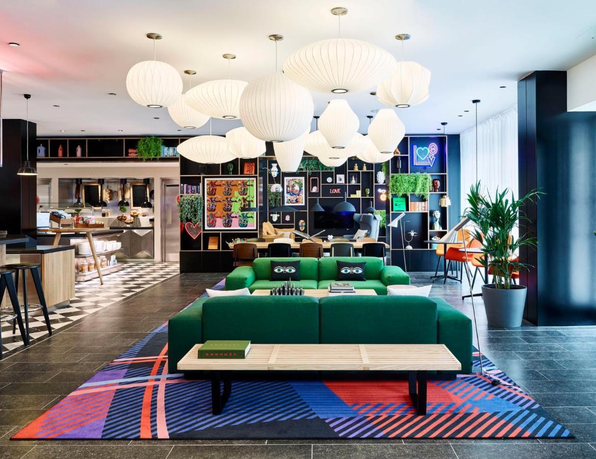 Citizenm London Victoria Station Hotel Екстериор снимка