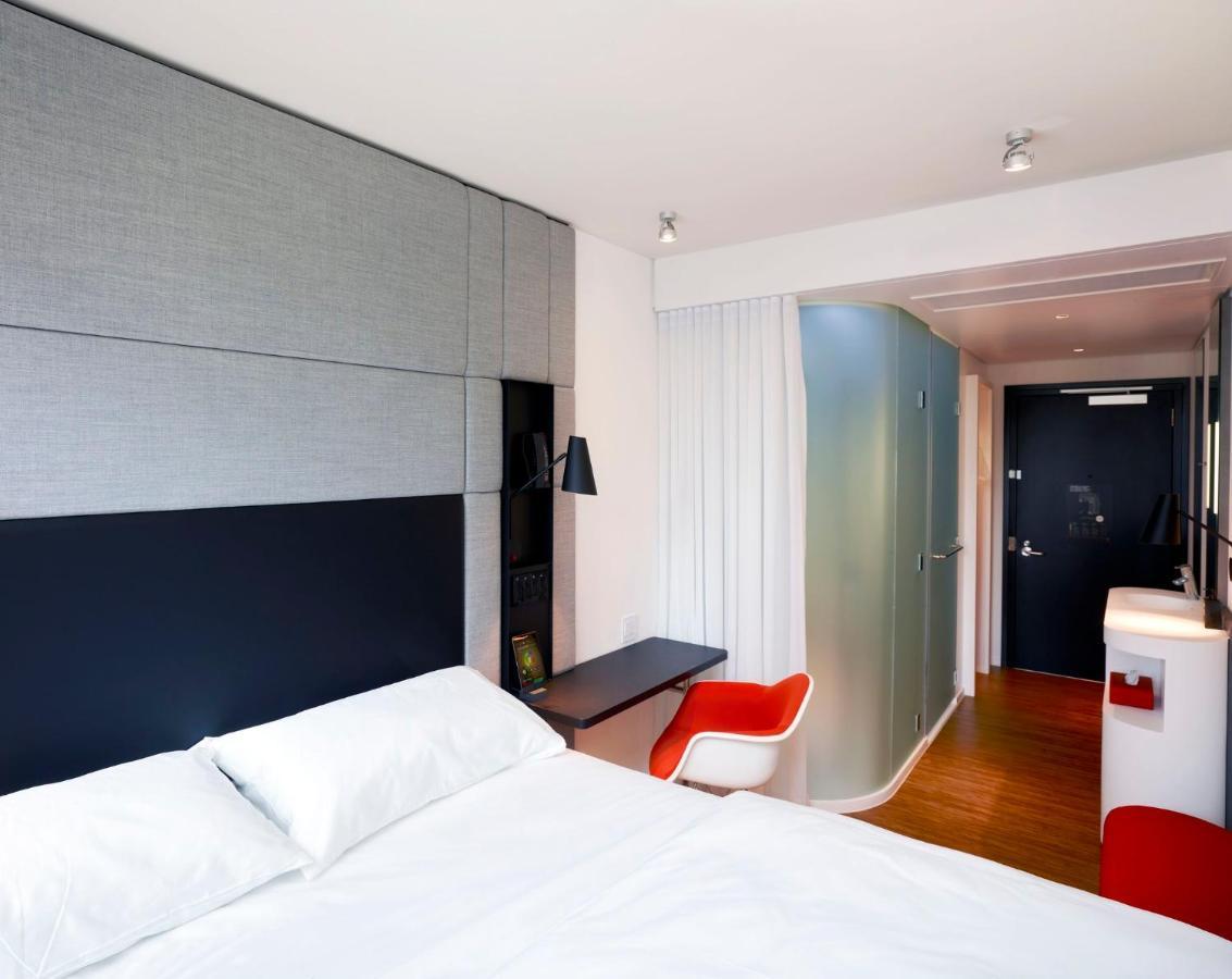 Citizenm London Victoria Station Hotel Екстериор снимка